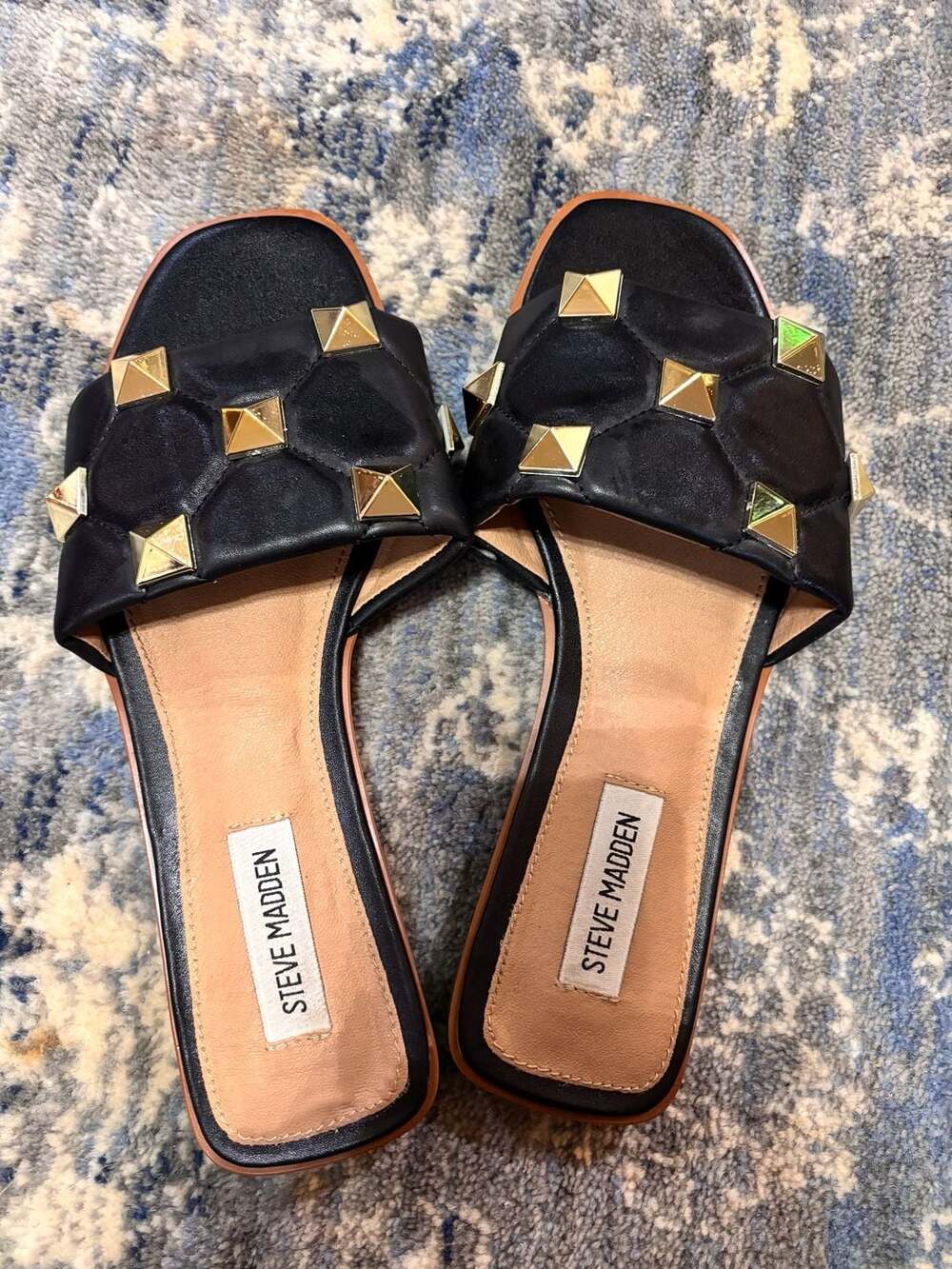 Steve Madden Black Studded Quilted Flat Sandals Sz 9